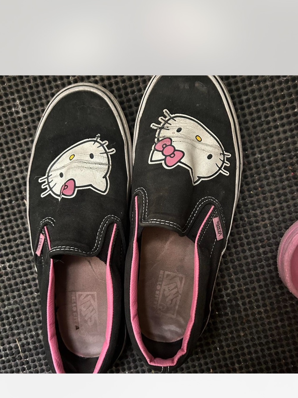 Vans Slip-On Hello Kitty Black & Pink Sneakers - Picture 2 of 7